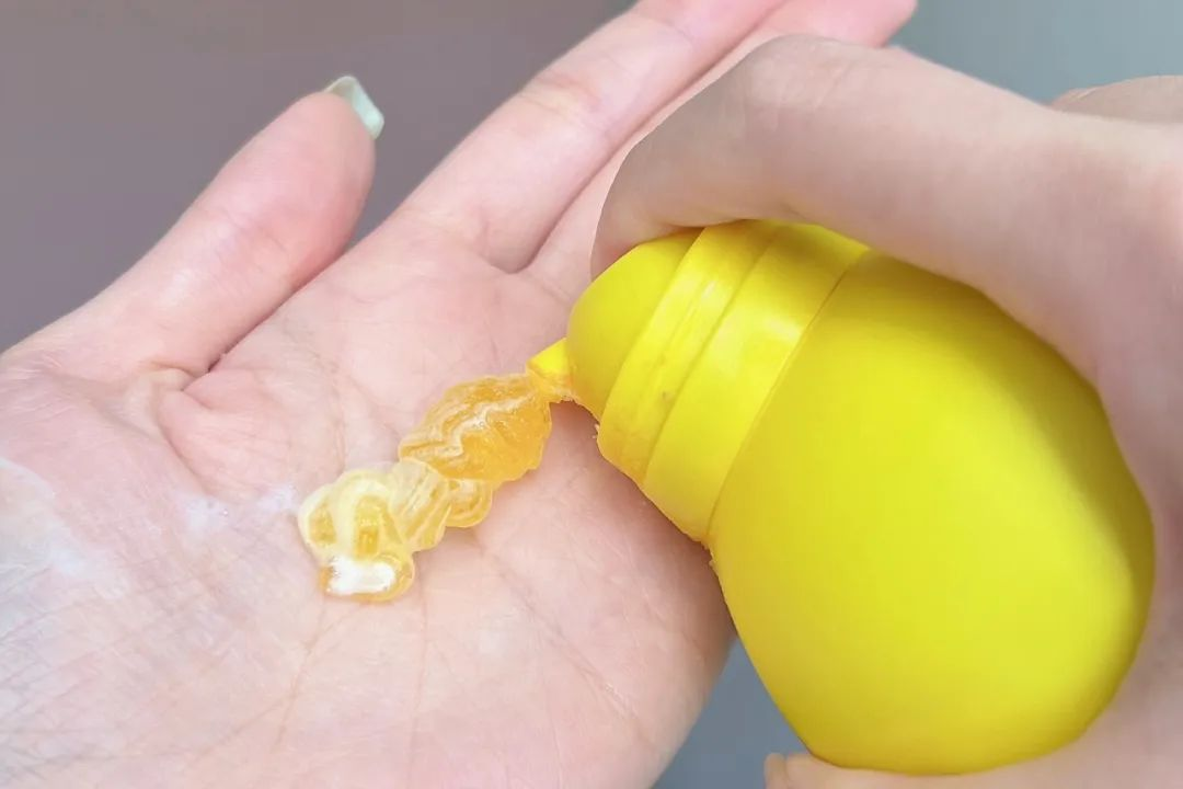 ​Duschgel kann automatisch aufschäumen, einfach anzuwenden und macht Spaß!